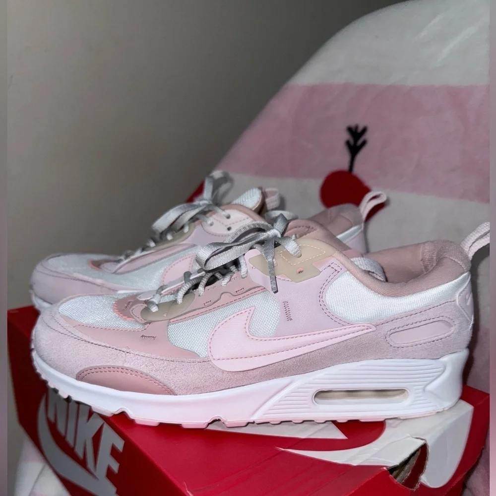 Nike Air Max 90 Futura In White/Pink Oxford/Barely Rose Women’s Size 11.5